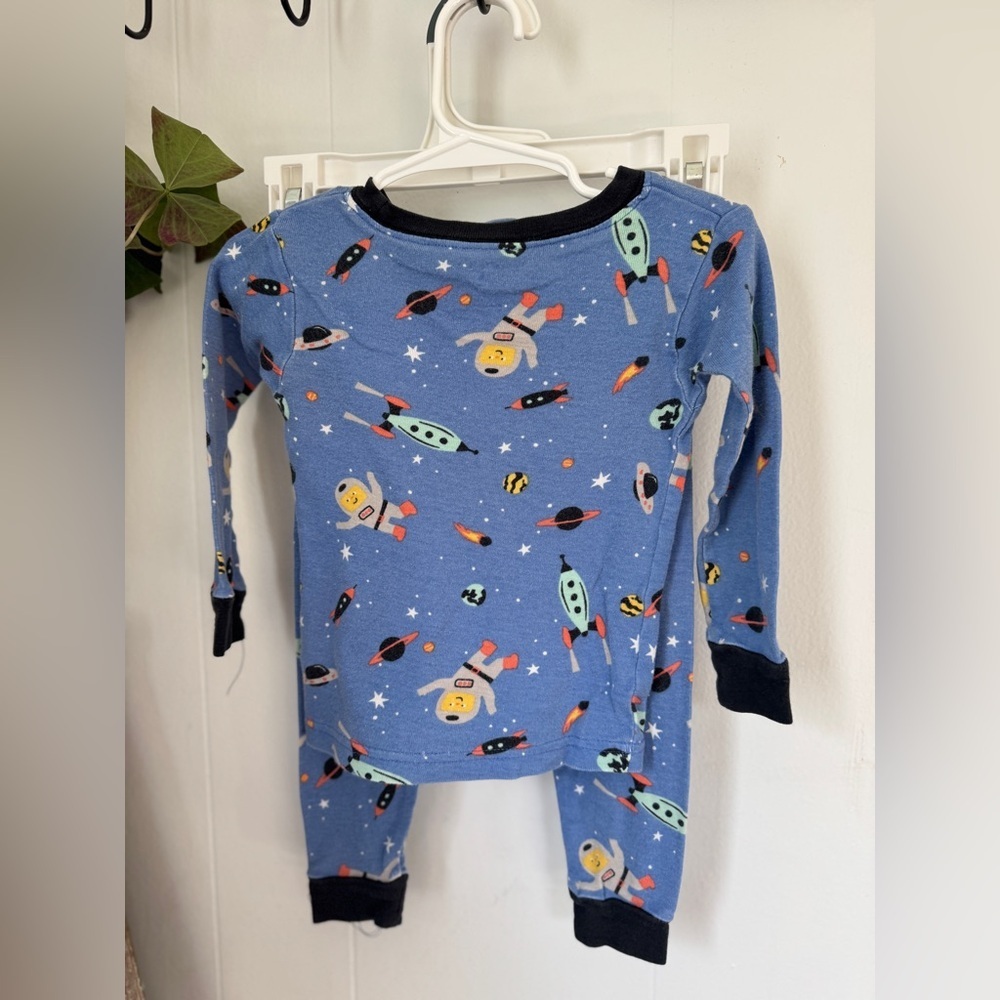 🚀 Carter’s Space Print 100% Cotton Pajama Set | Size 18 Months 🌙 - Picture 6 of 6